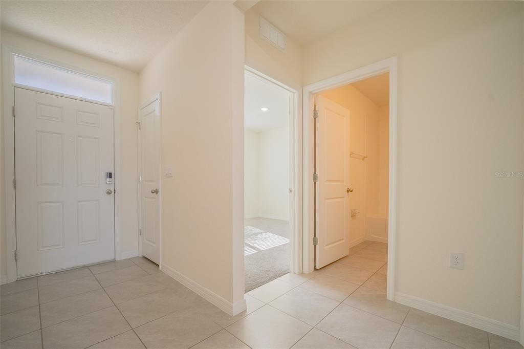 For Rent: $2,450 (4 beds, 2 baths, 1846 Square Feet)