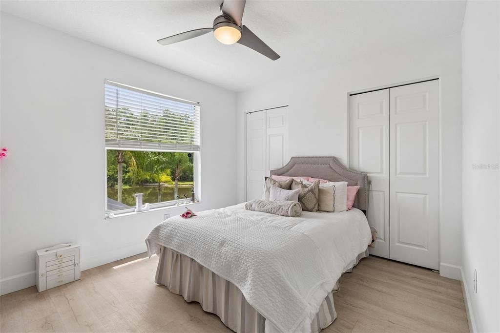En Venta: $649,900 (3 camas, 2 baños, 2360 Pies cuadrados)