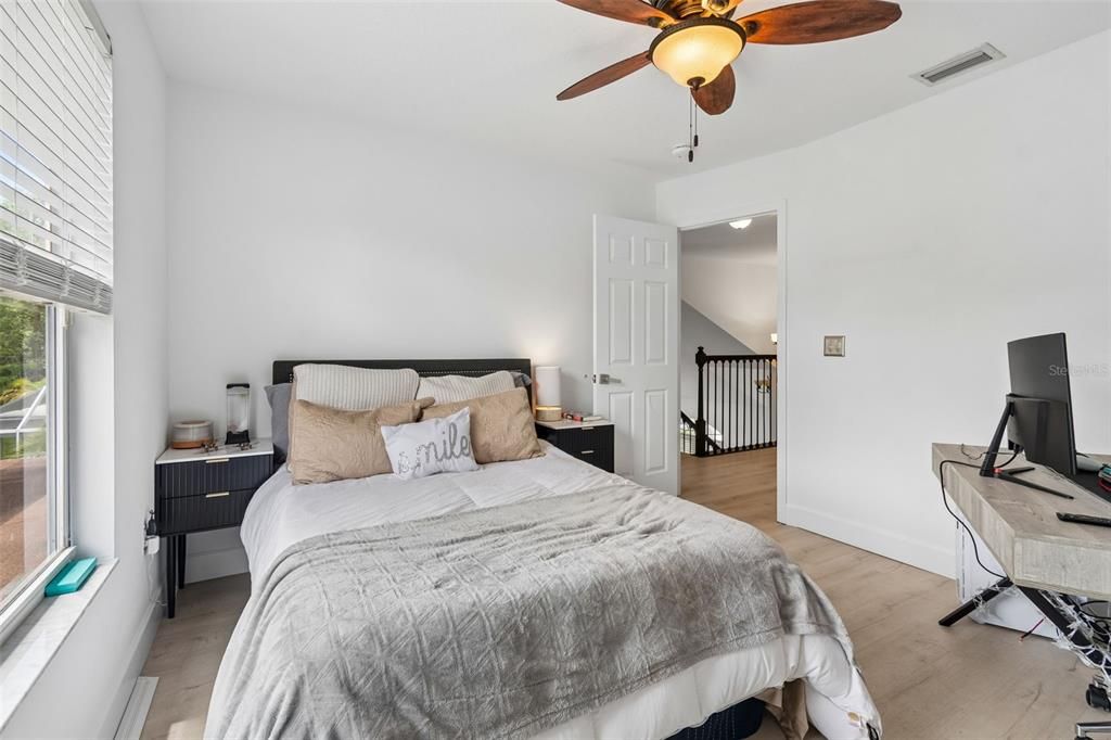 En Venta: $649,900 (3 camas, 2 baños, 2360 Pies cuadrados)