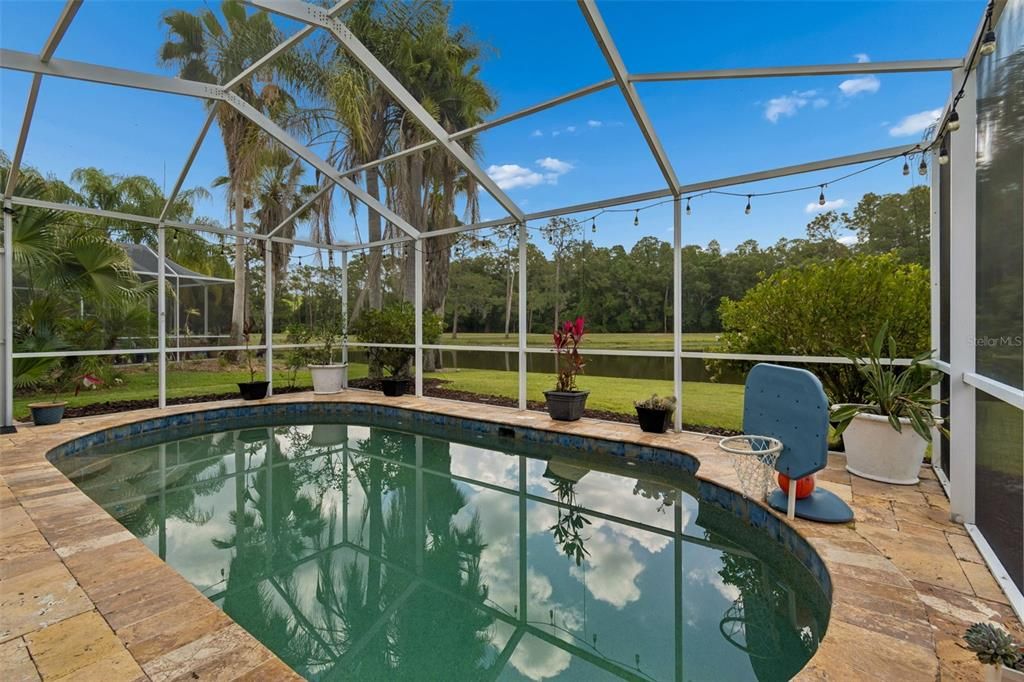 En Venta: $649,900 (3 camas, 2 baños, 2360 Pies cuadrados)