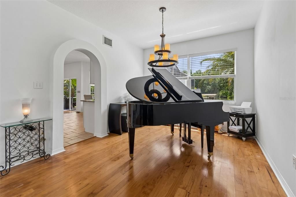 En Venta: $649,900 (3 camas, 2 baños, 2360 Pies cuadrados)