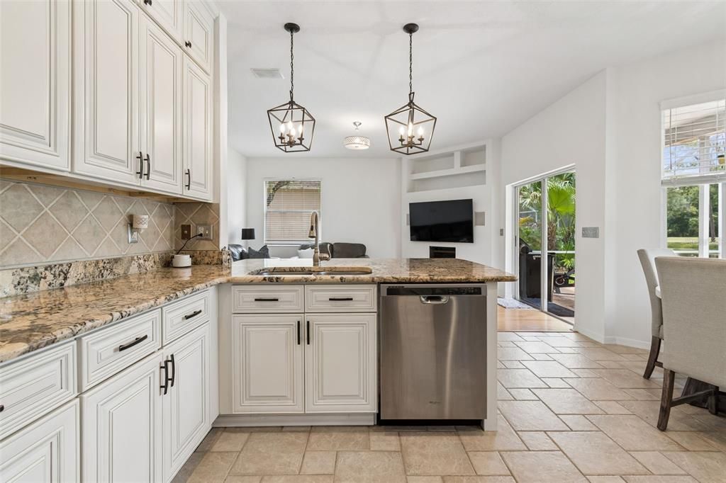 En Venta: $649,900 (3 camas, 2 baños, 2360 Pies cuadrados)