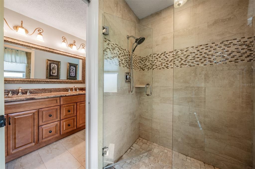 For Sale: $550,000 (4 beds, 3 baths, 1947 Square Feet)