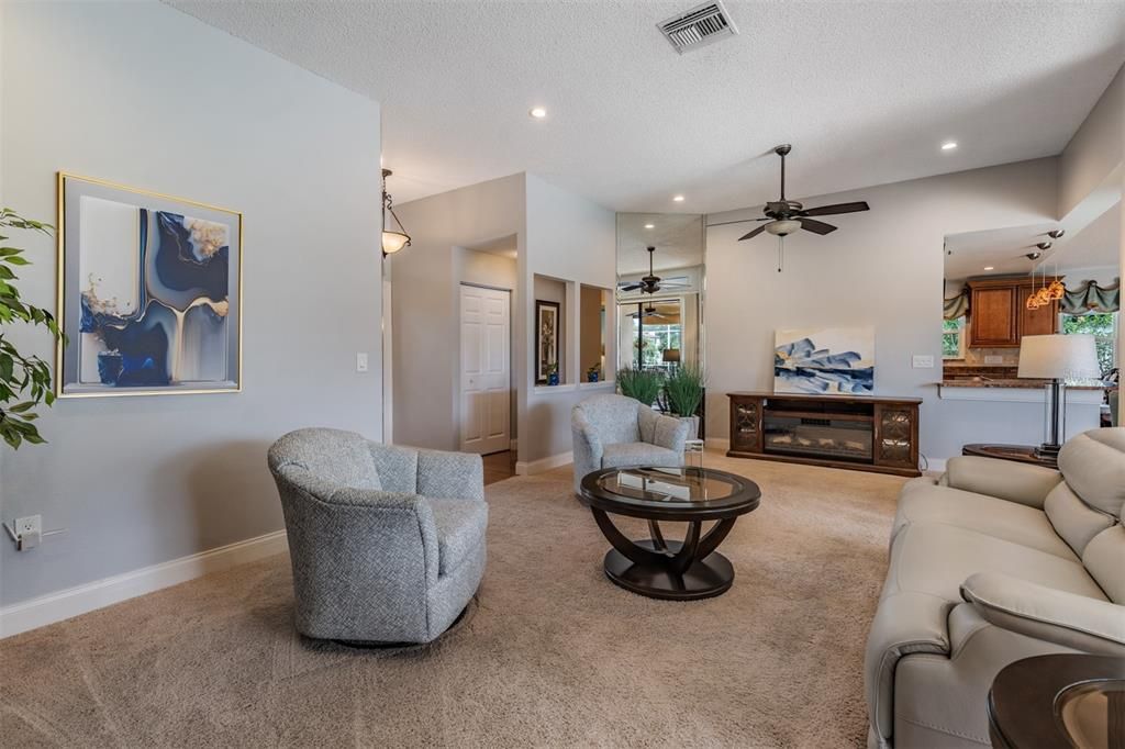 For Sale: $550,000 (4 beds, 3 baths, 1947 Square Feet)