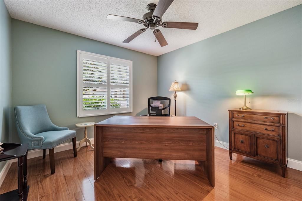 For Sale: $550,000 (4 beds, 3 baths, 1947 Square Feet)