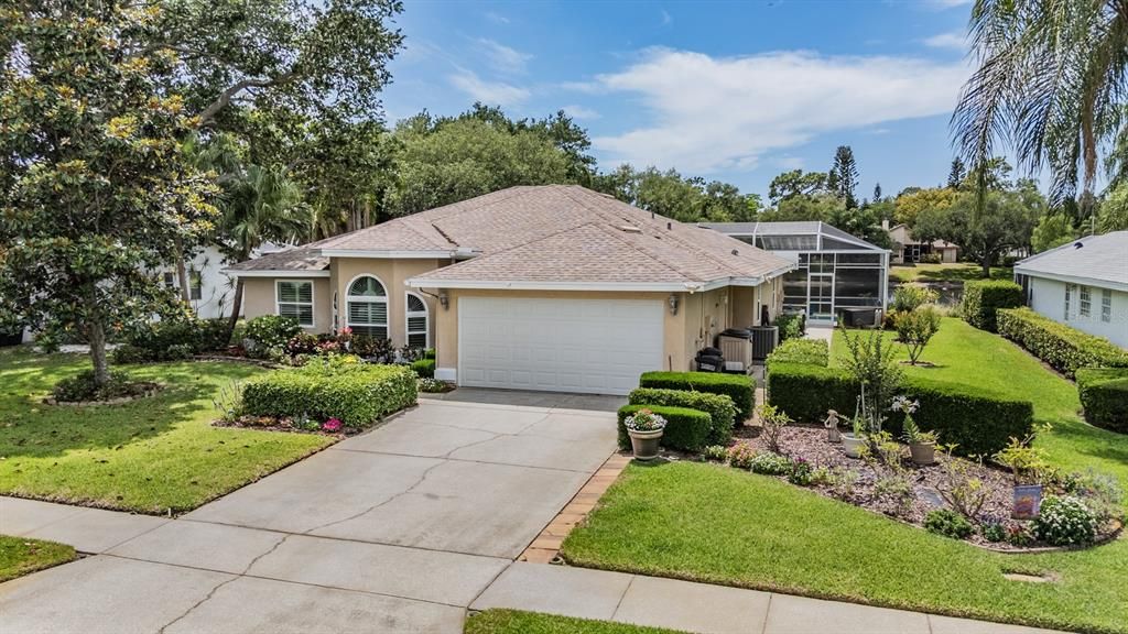 For Sale: $550,000 (4 beds, 3 baths, 1947 Square Feet)