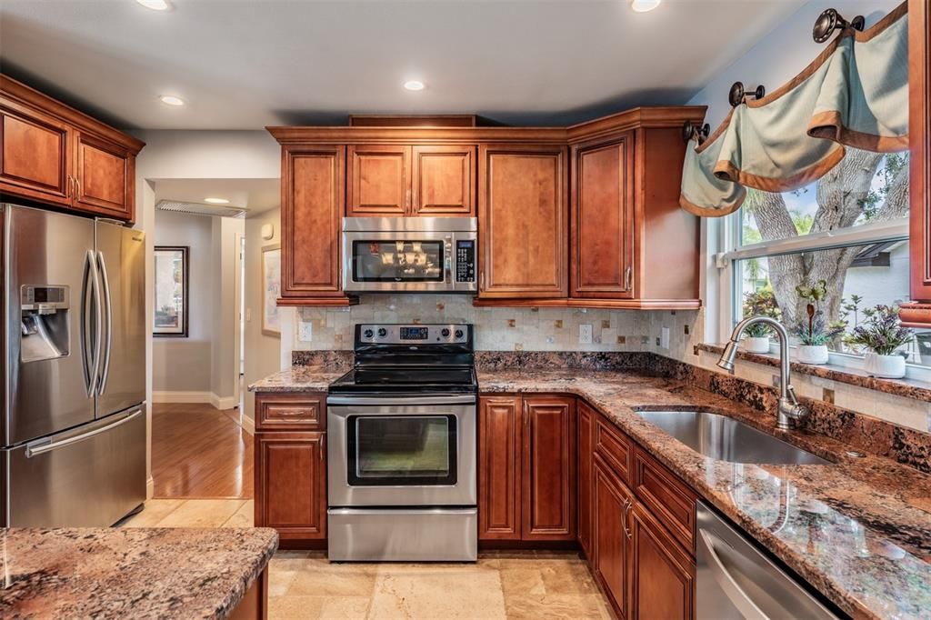 For Sale: $550,000 (4 beds, 3 baths, 1947 Square Feet)
