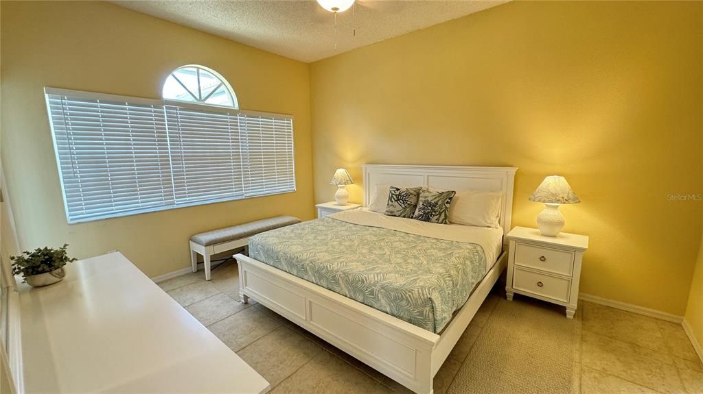 Active With Contract: $2,150 (2 beds, 2 baths, 1264 Square Feet)