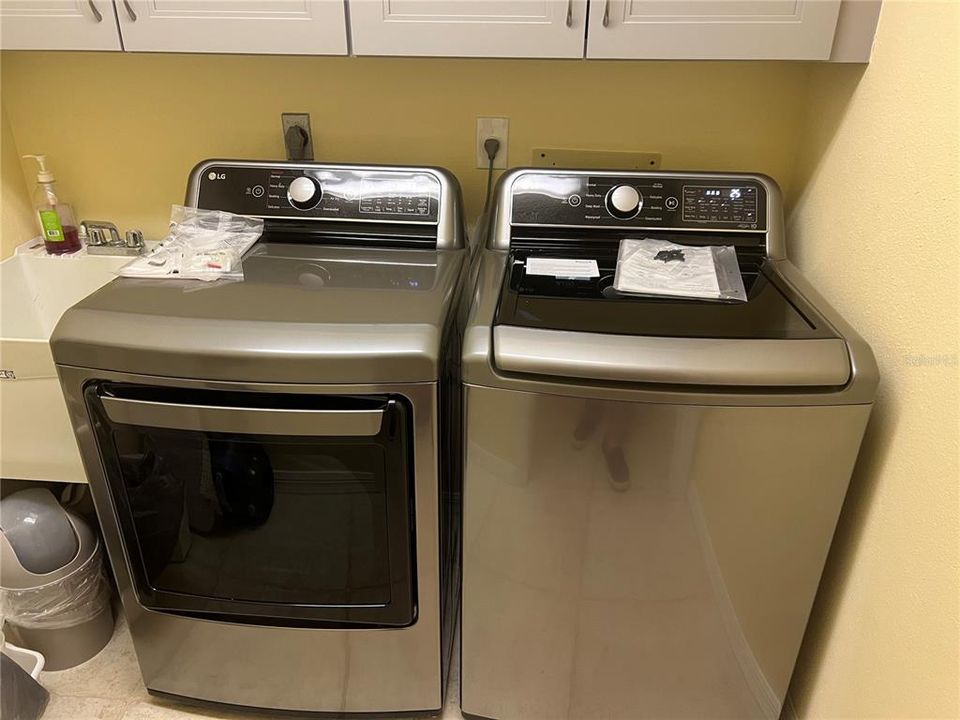 Active With Contract: $2,150 (2 beds, 2 baths, 1264 Square Feet)