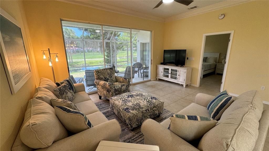 Active With Contract: $2,150 (2 beds, 2 baths, 1264 Square Feet)