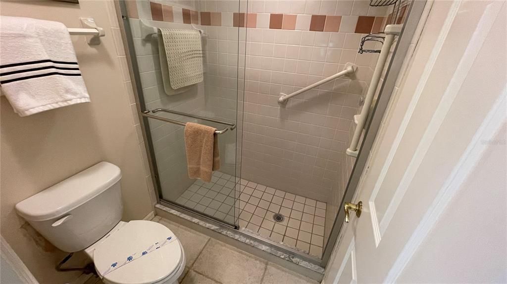 Active With Contract: $2,150 (2 beds, 2 baths, 1264 Square Feet)