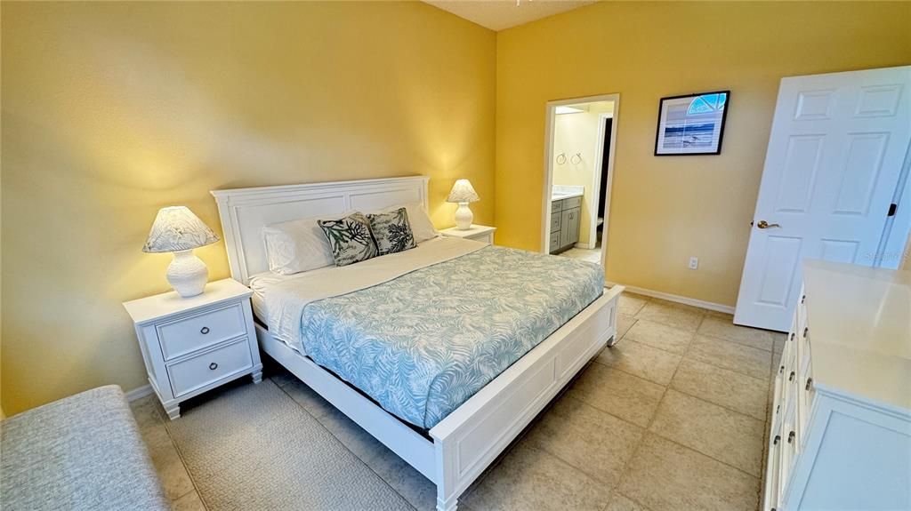 Active With Contract: $2,150 (2 beds, 2 baths, 1264 Square Feet)