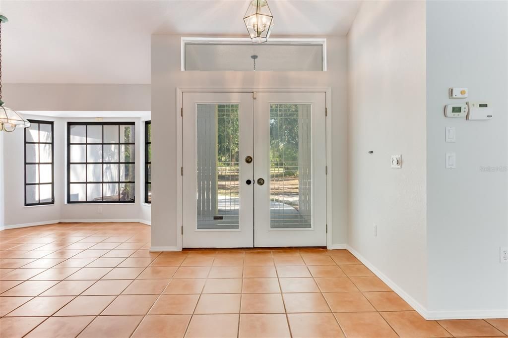 Activo con contrato: $549,900 (3 camas, 2 baños, 2186 Pies cuadrados)