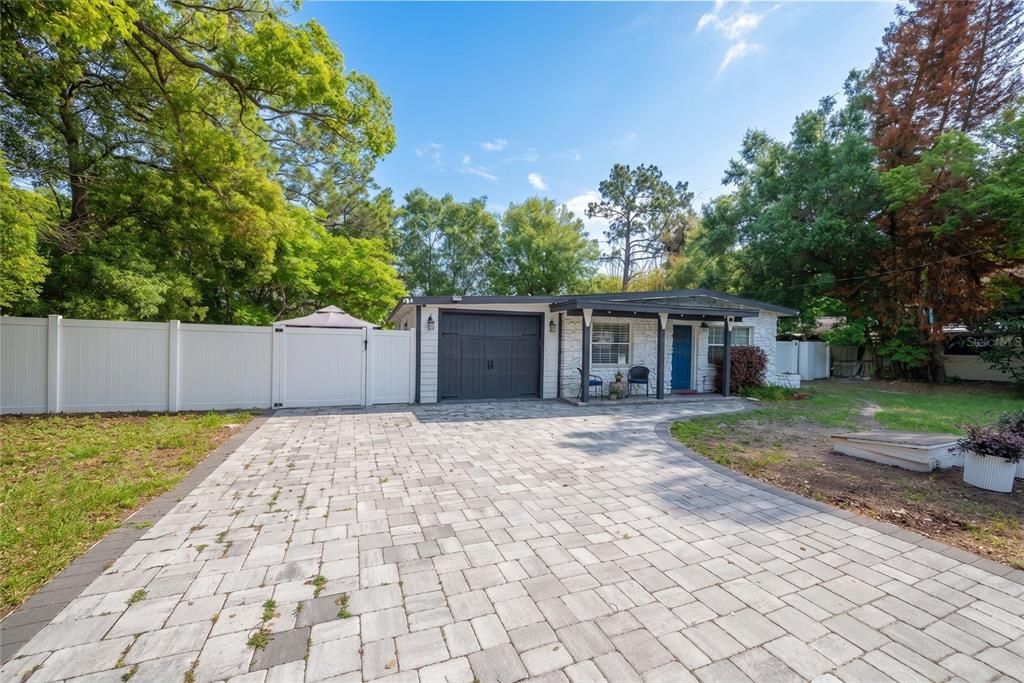 For Rent: $2,195 (3 beds, 2 baths, 1100 Square Feet)