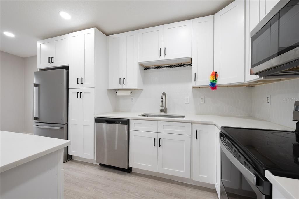 For Rent: $2,195 (3 beds, 2 baths, 1100 Square Feet)