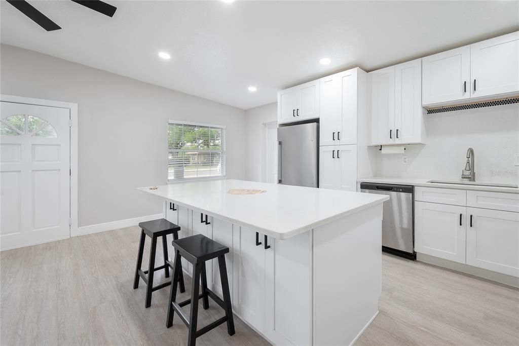 For Rent: $2,195 (3 beds, 2 baths, 1100 Square Feet)