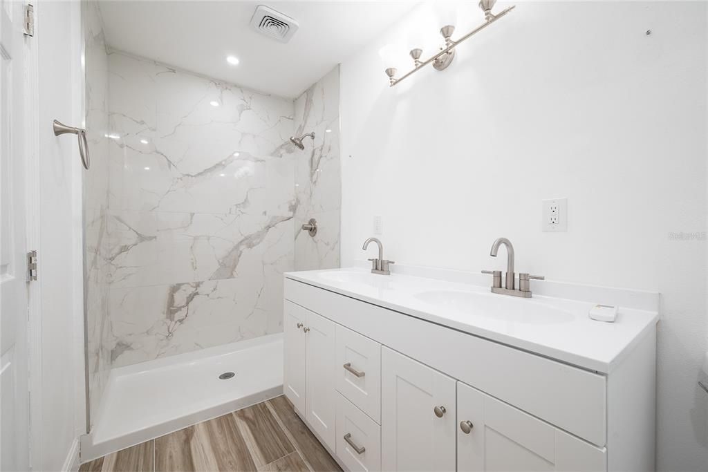 For Rent: $2,195 (3 beds, 2 baths, 1100 Square Feet)
