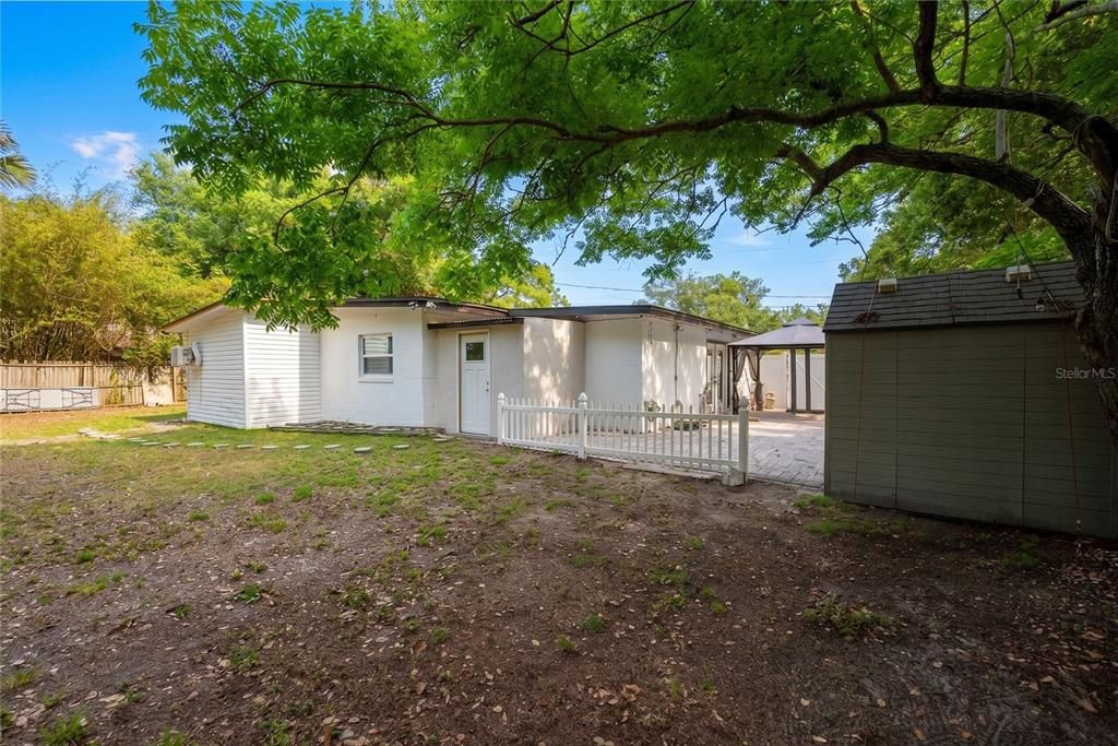 For Rent: $2,195 (3 beds, 2 baths, 1100 Square Feet)