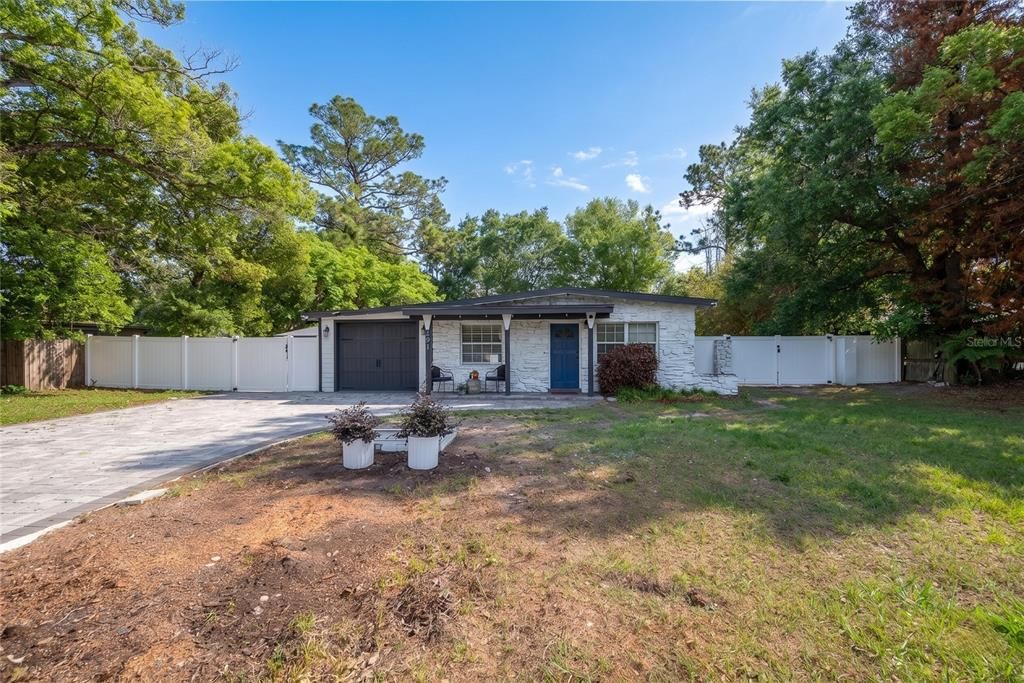 For Rent: $2,195 (3 beds, 2 baths, 1100 Square Feet)