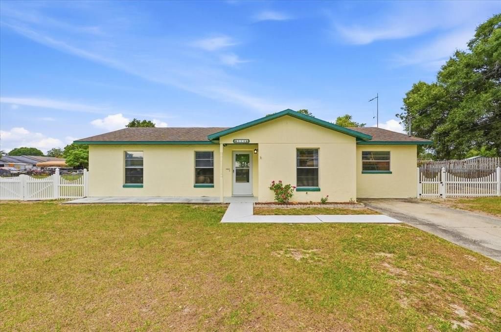 Active With Contract: $269,000 (4 beds, 1 baths, 1365 Square Feet)