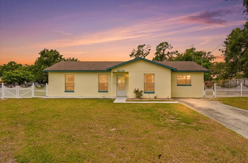 Active With Contract: $269,000 (4 beds, 1 baths, 1365 Square Feet)