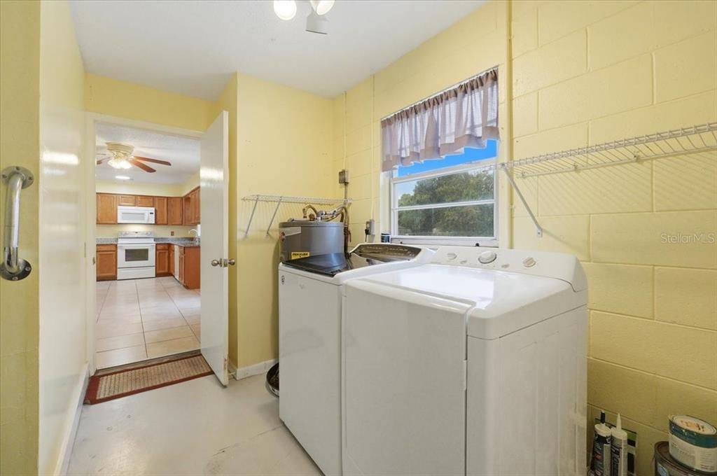 Active With Contract: $269,000 (4 beds, 1 baths, 1365 Square Feet)