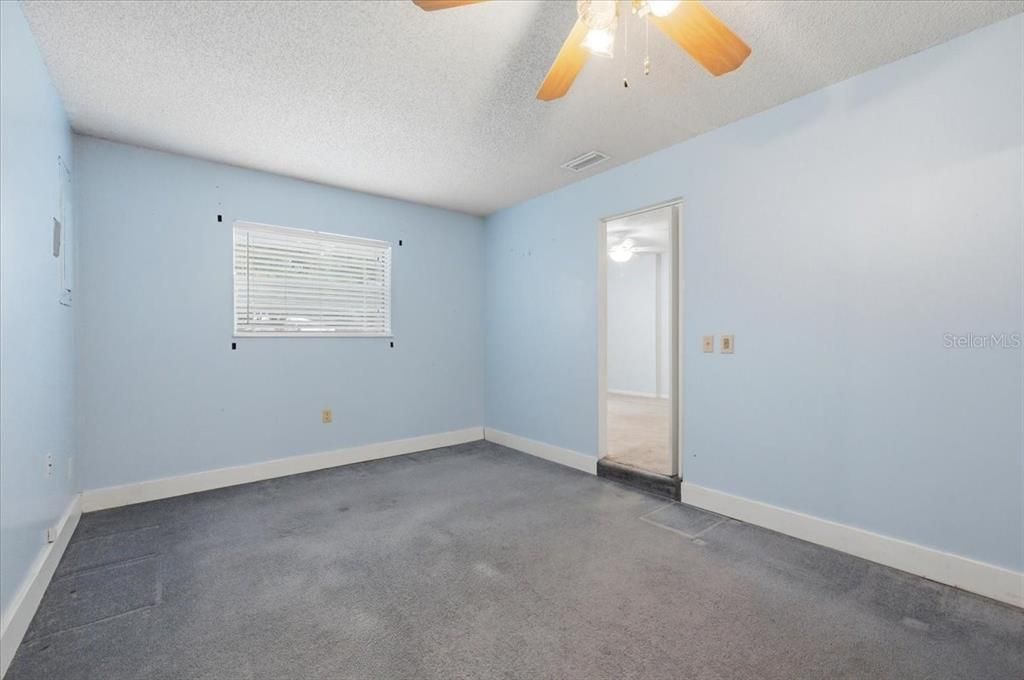 Active With Contract: $269,000 (4 beds, 1 baths, 1365 Square Feet)