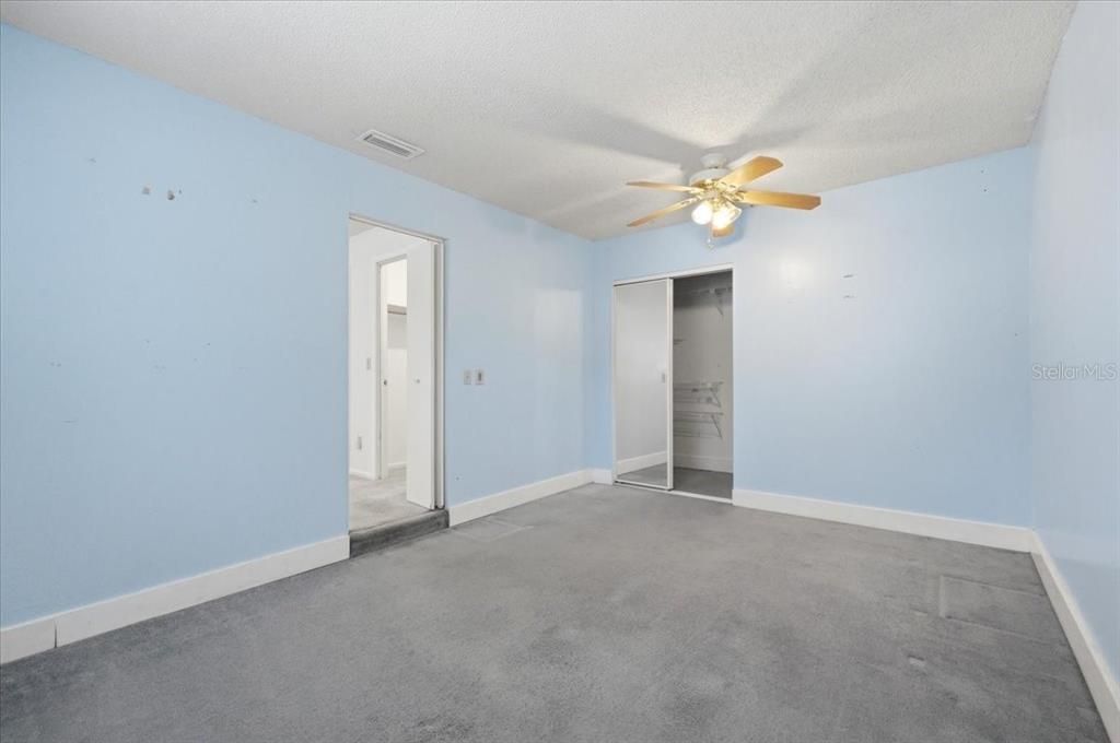 Active With Contract: $269,000 (4 beds, 1 baths, 1365 Square Feet)