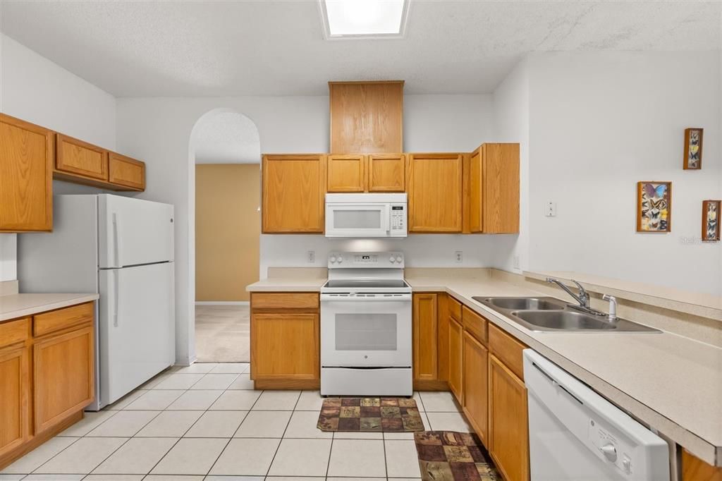 For Rent: $2,800 (4 beds, 2 baths, 1865 Square Feet)