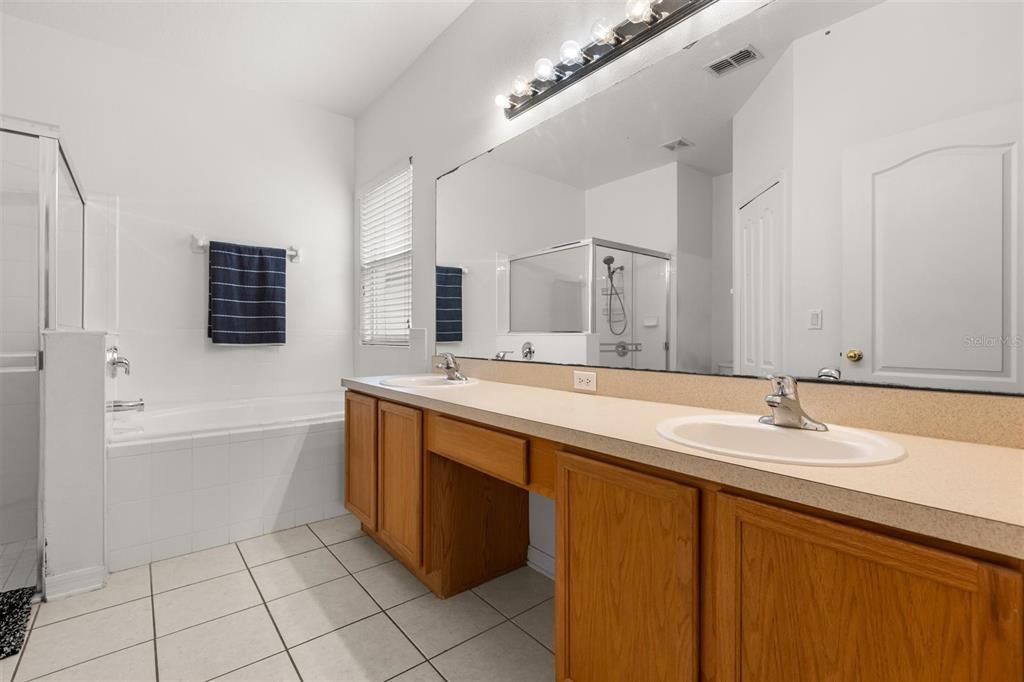 For Rent: $2,800 (4 beds, 2 baths, 1865 Square Feet)