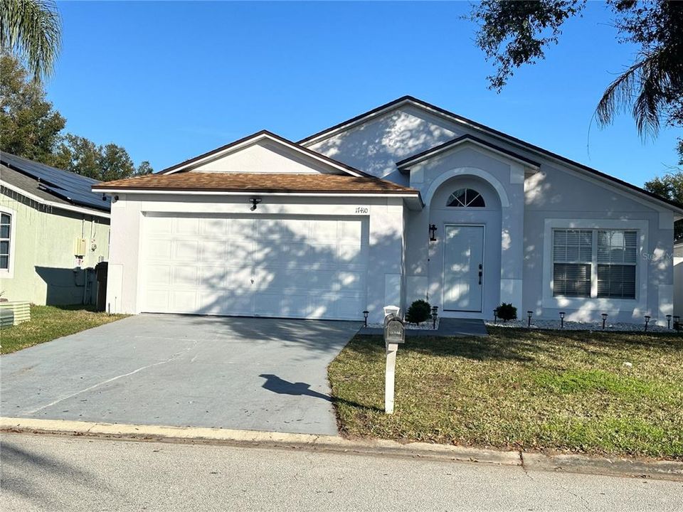 Active With Contract: $3,000 (5 beds, 2 baths, 1670 Square Feet)