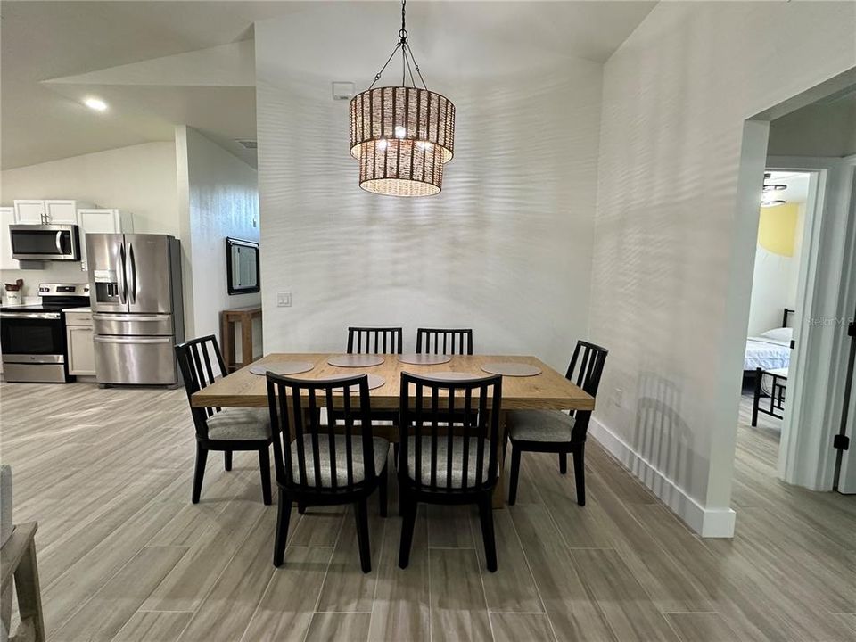 Active With Contract: $3,000 (5 beds, 2 baths, 1670 Square Feet)