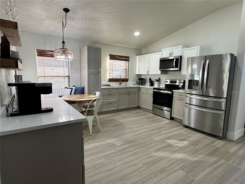Active With Contract: $3,000 (5 beds, 2 baths, 1670 Square Feet)