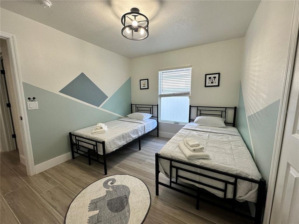 Active With Contract: $3,000 (5 beds, 2 baths, 1670 Square Feet)