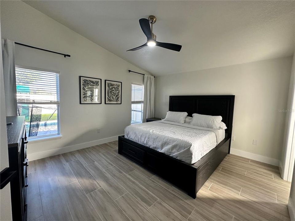 Active With Contract: $3,000 (5 beds, 2 baths, 1670 Square Feet)