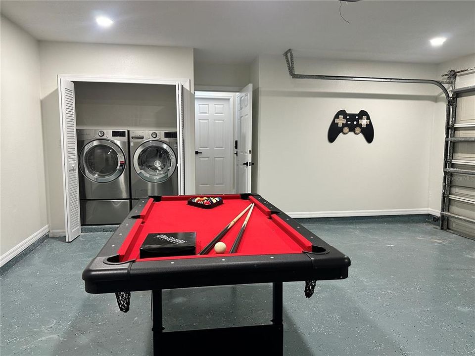 Active With Contract: $3,000 (5 beds, 2 baths, 1670 Square Feet)