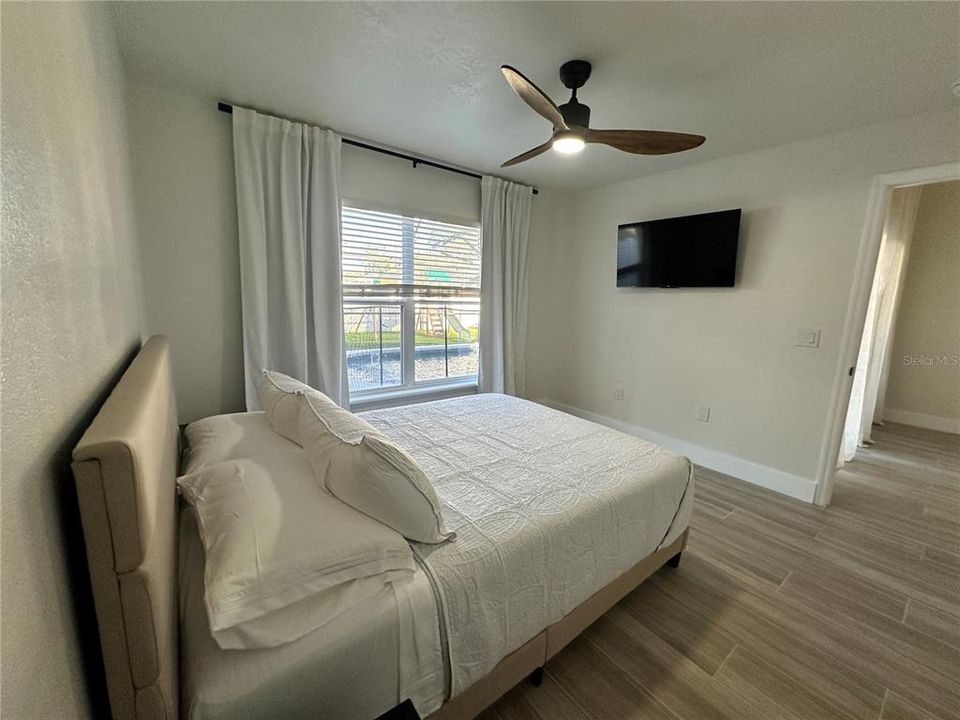 Active With Contract: $3,000 (5 beds, 2 baths, 1670 Square Feet)