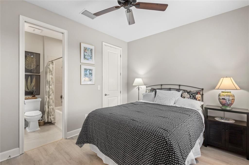 For Sale: $450,000 (2 beds, 2 baths, 1530 Square Feet)