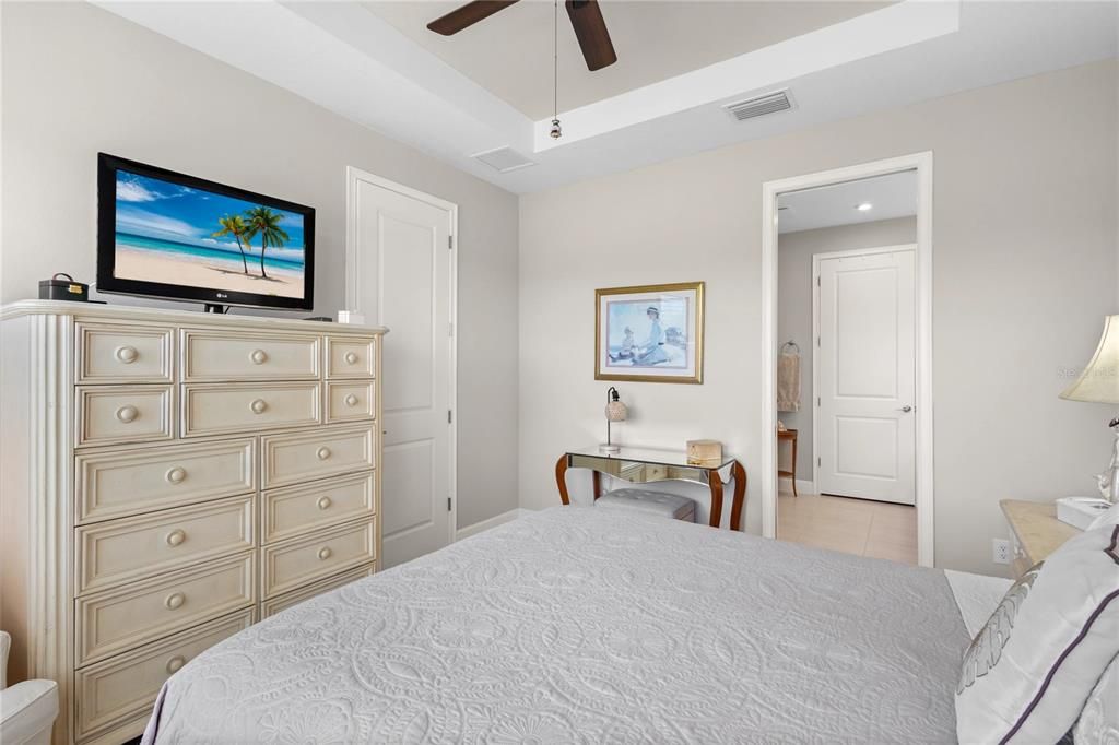 For Sale: $450,000 (2 beds, 2 baths, 1530 Square Feet)