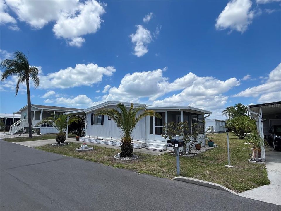 For Sale: $115,000 (2 beds, 2 baths, 864 Square Feet)