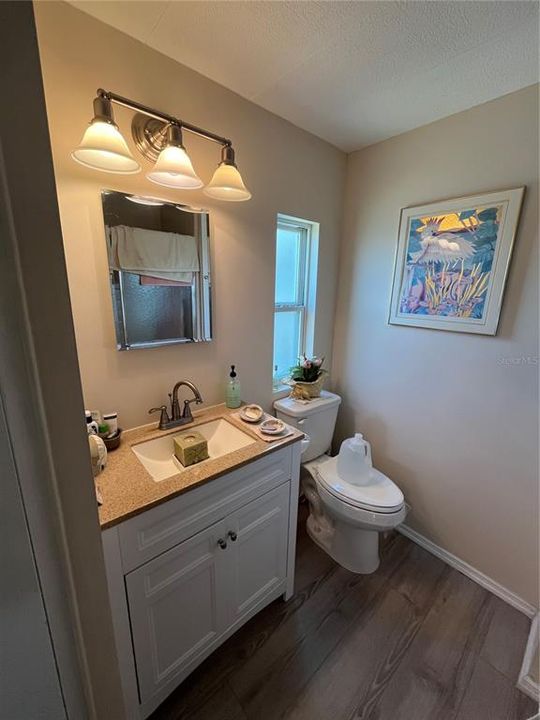 For Sale: $115,000 (2 beds, 2 baths, 864 Square Feet)