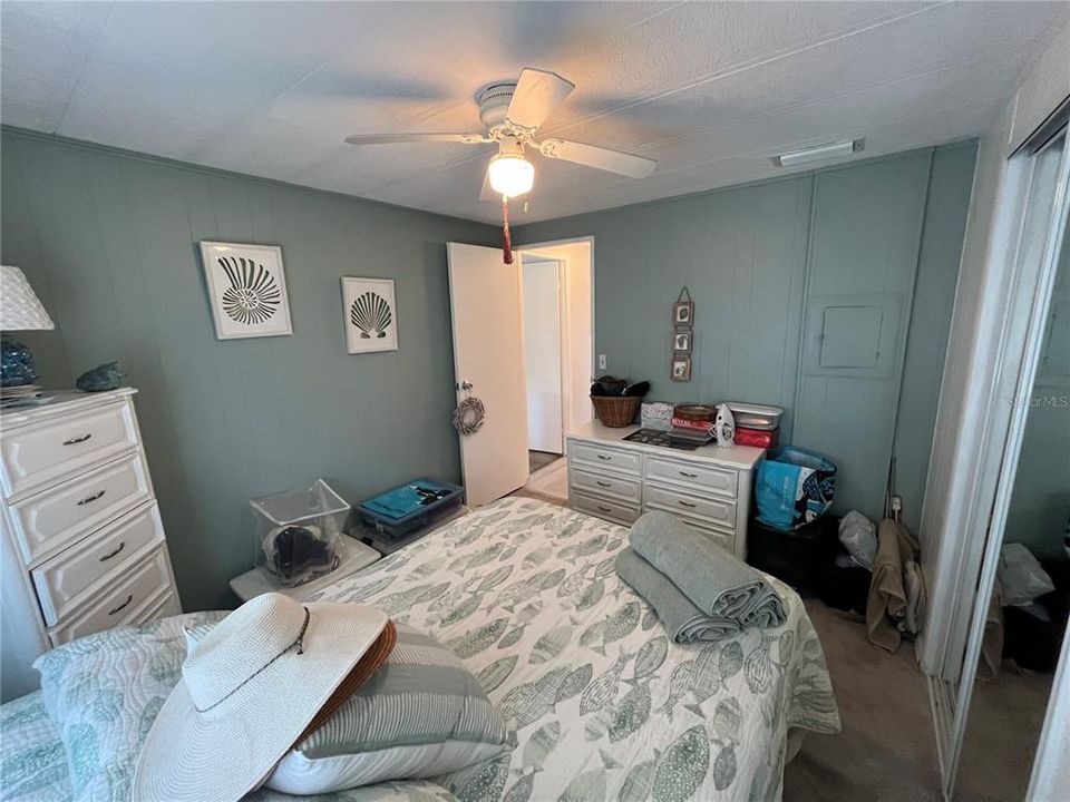 For Sale: $115,000 (2 beds, 2 baths, 864 Square Feet)