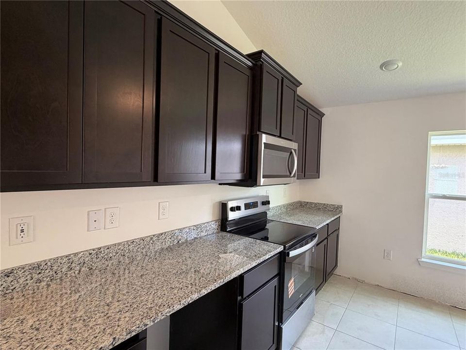 En Venta: $412,900 (4 camas, 2 baños, 1820 Pies cuadrados)