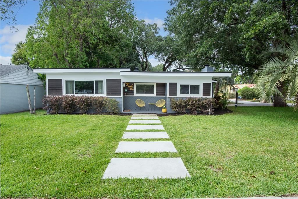 Active With Contract: $624,900 (3 beds, 2 baths, 1696 Square Feet)