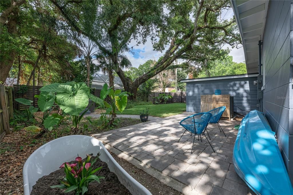 Active With Contract: $624,900 (3 beds, 2 baths, 1696 Square Feet)