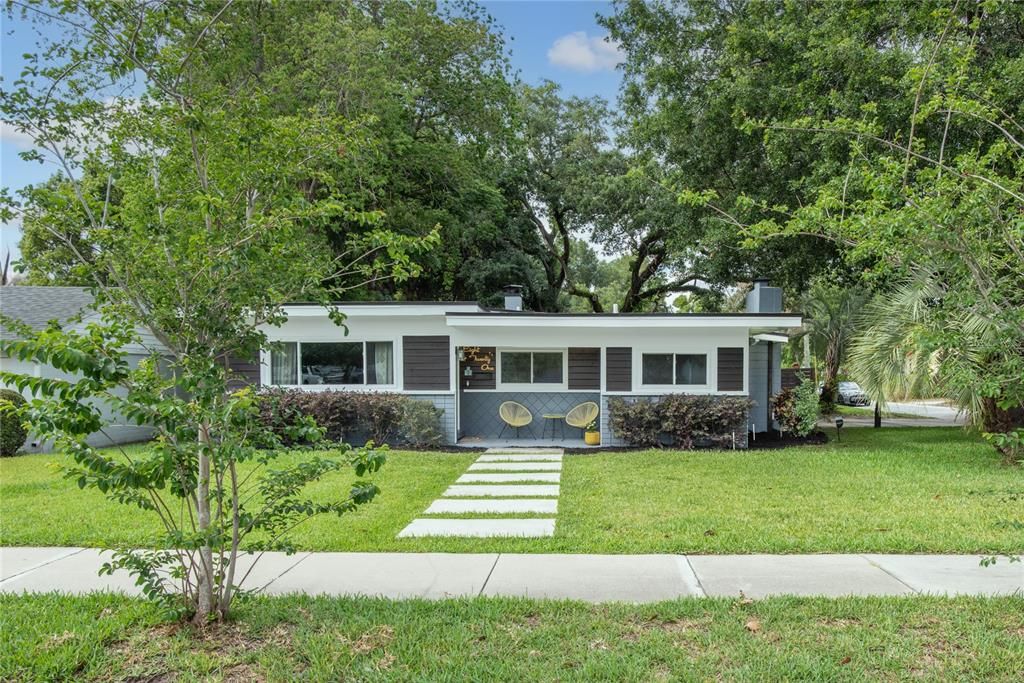 Active With Contract: $624,900 (3 beds, 2 baths, 1696 Square Feet)