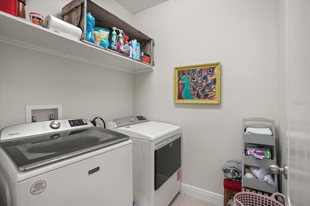 Activo con contrato: $899,900 (4 camas, 3 baños, 3012 Pies cuadrados)