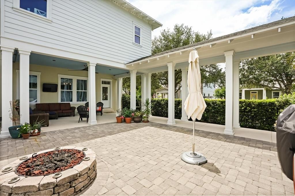 Activo con contrato: $899,900 (4 camas, 3 baños, 3012 Pies cuadrados)