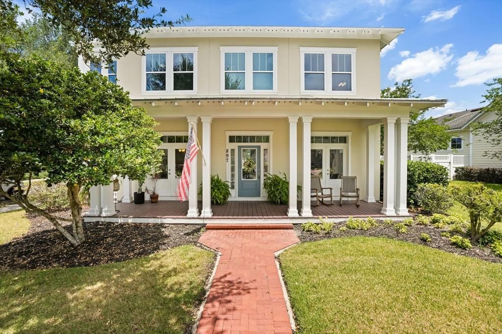 Activo con contrato: $899,900 (4 camas, 3 baños, 3012 Pies cuadrados)