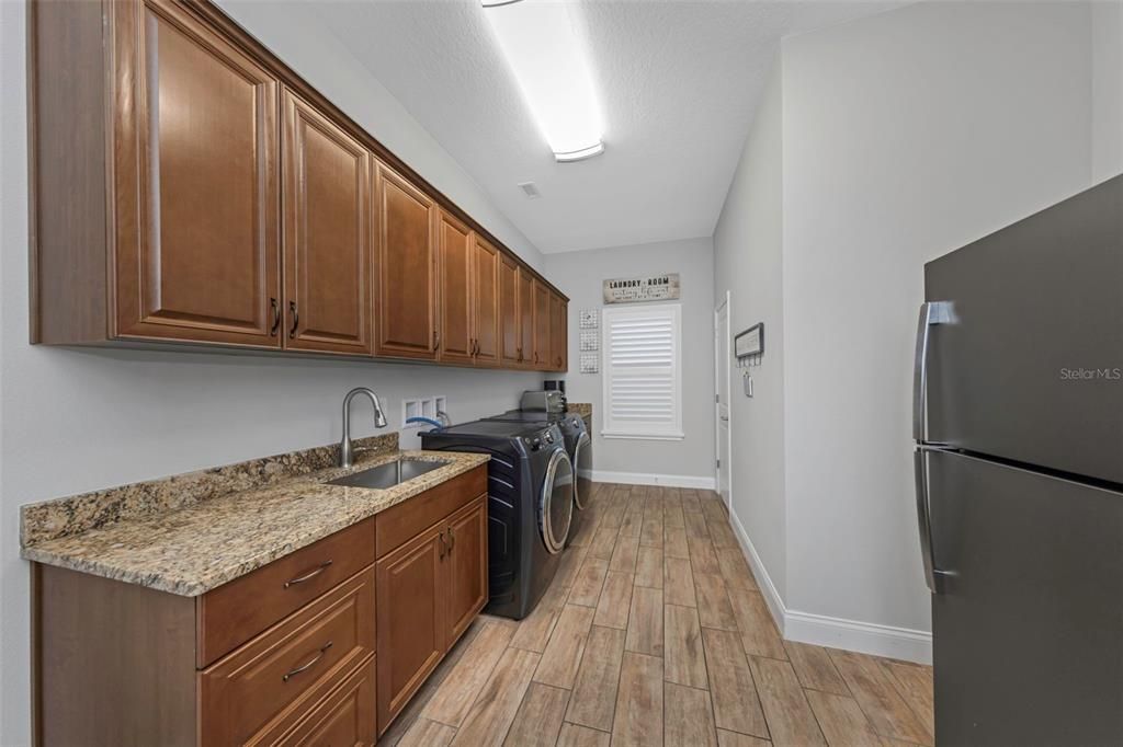 For Sale: $1,235,000 (5 beds, 4 baths, 4586 Square Feet)